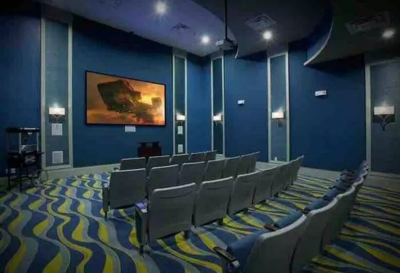Orlando Luxury   Jacuzzi/pool/starwars Game Room