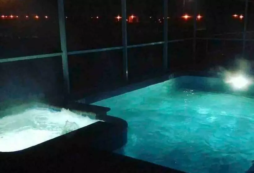 Orlando Luxury   Jacuzzi/pool/starwars Game Room