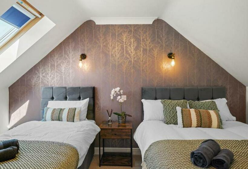 Prime 3 Bed House To Bicester Outlet For 8 People By Platinum Key Properties