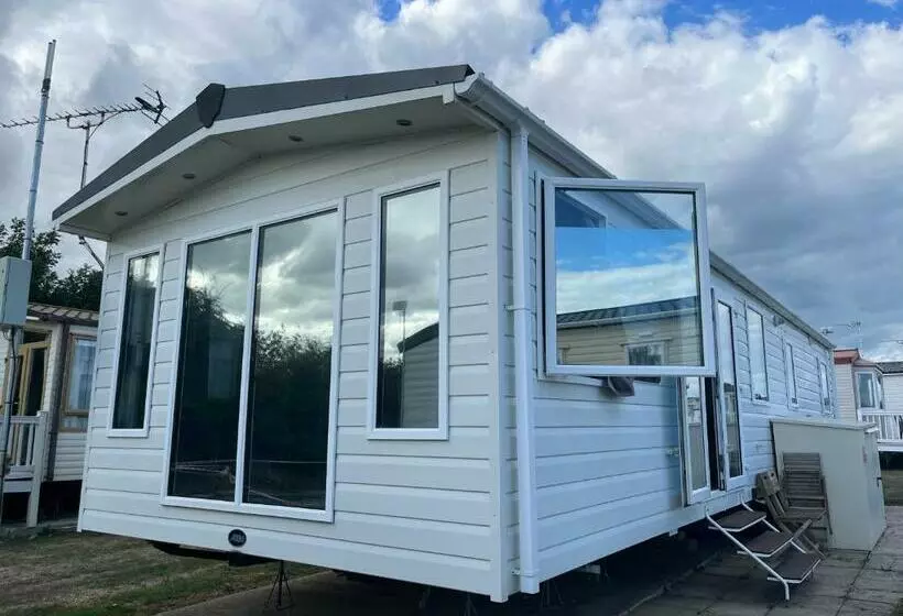 Kittiwake 10, Scratby California Cliffs, Parkdean, Sleeps 6, Pet Friendly, Close To The Beach