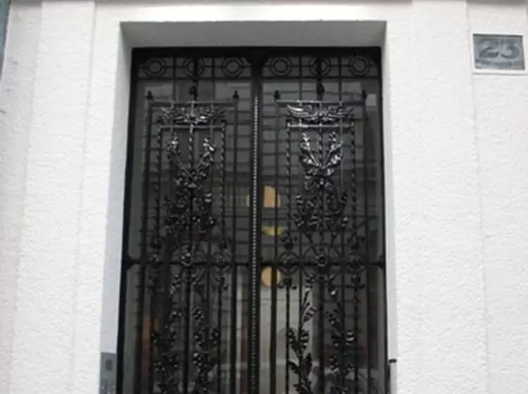 تختخواب و صبحانه Pension Lerner