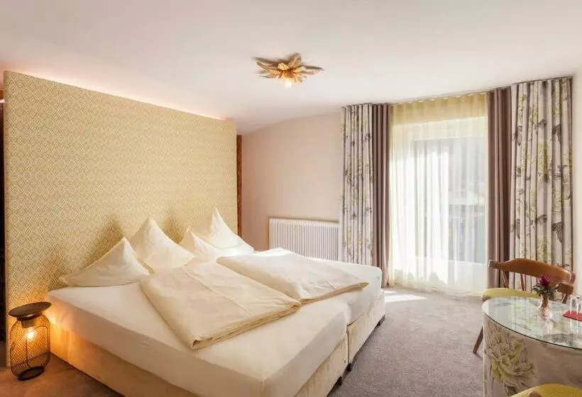 Отель Arlberg Stuben Das Kleine, Feine