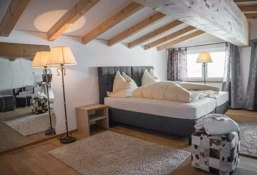 Отель Arlberg Stuben Das Kleine, Feine