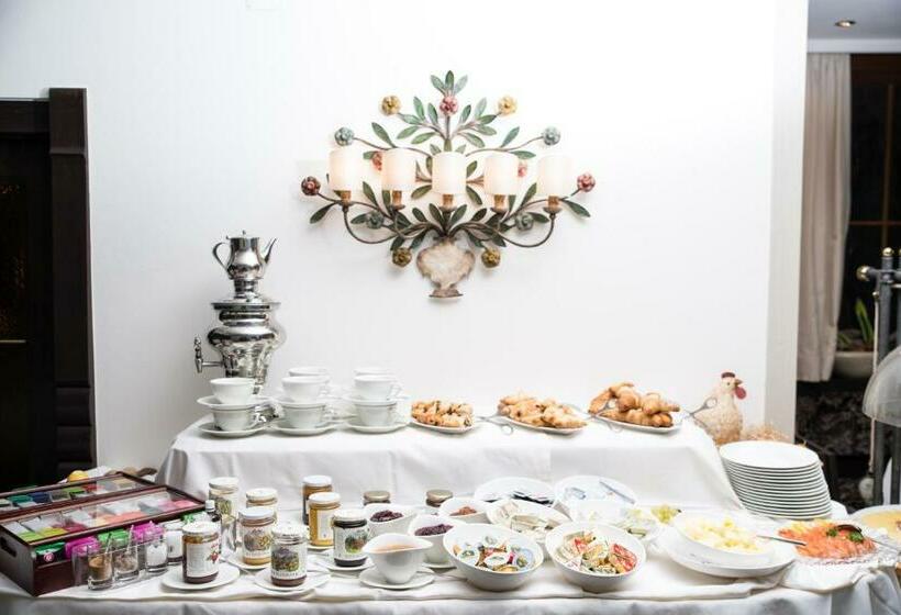 هتل Arlberg Stuben Das Kleine, Feine