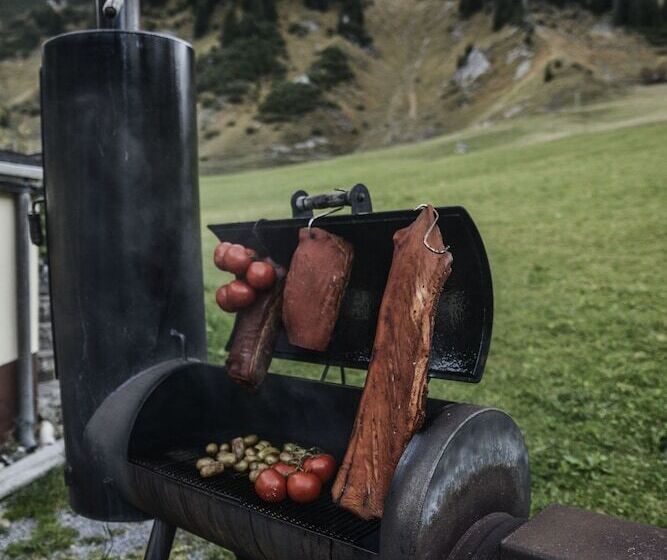 هتل Arlberg Stuben Das Kleine, Feine