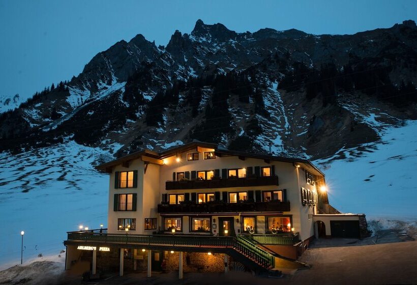 هتل Arlberg Stuben Das Kleine, Feine