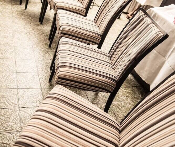 هتل Arlberg Stuben Das Kleine, Feine