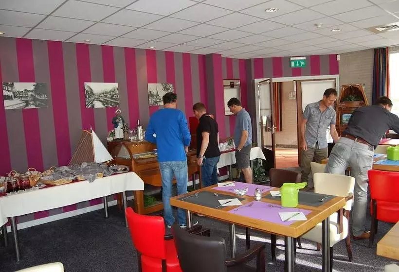 בית מלון כפרי Buitenplaats T Ges