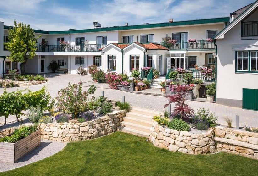 Отель Haus Kranixfeld Fischl