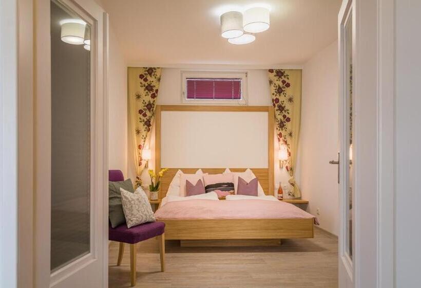 Отель Haus Kranixfeld Fischl