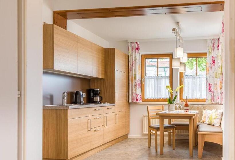 Отель Haus Kranixfeld Fischl