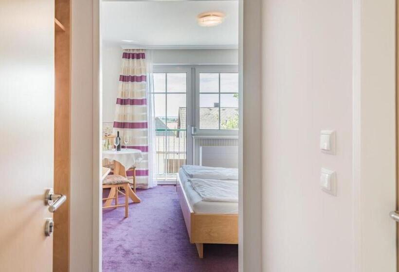 Отель Haus Kranixfeld Fischl