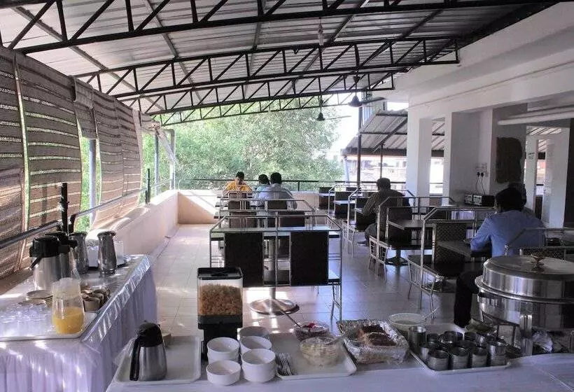 בית מלון כפרי Mangalore International