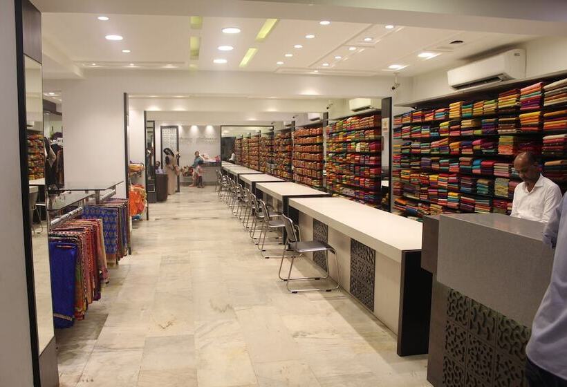 Отель Mangalore International