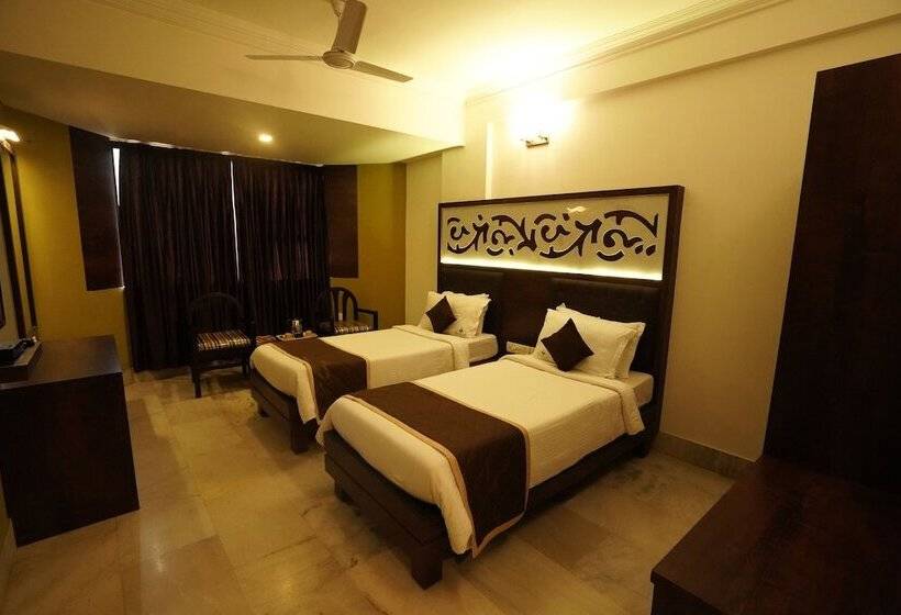 Отель Mangalore International