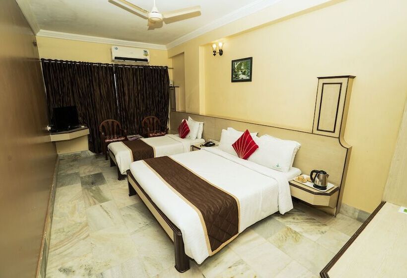 Отель Mangalore International