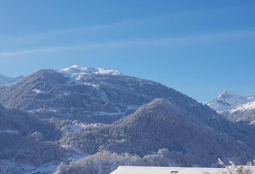 هتل Montjola Nova