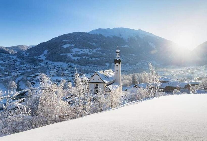 هتل Montjola Nova