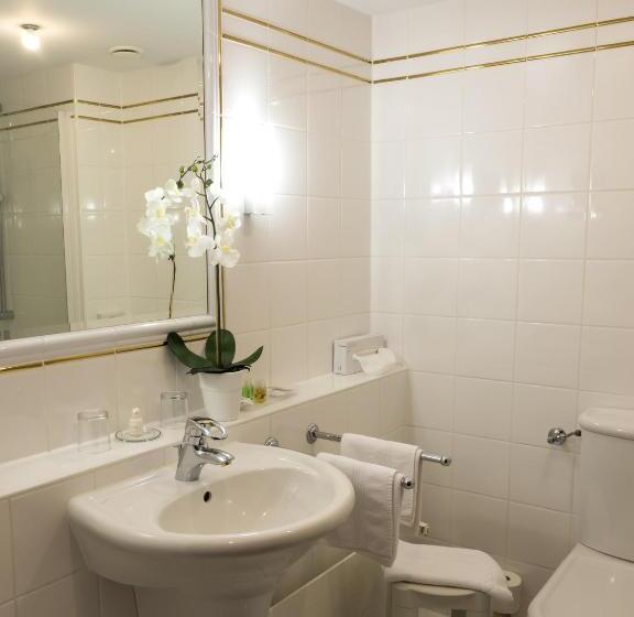 هتل Montjola Nova