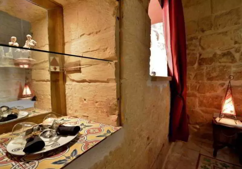 هتل Number 19 Executive Suites