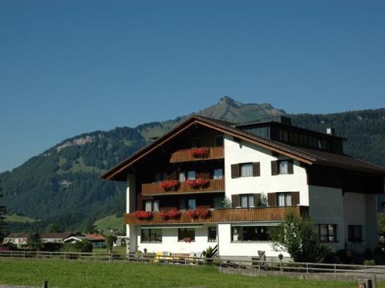 ベッドアンドブレックファースト Pension Rössle