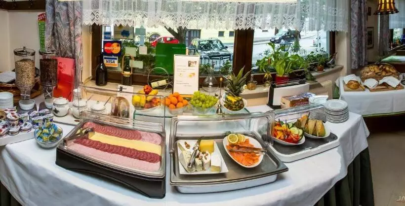 ホテル Turmhof Breitenbrunn