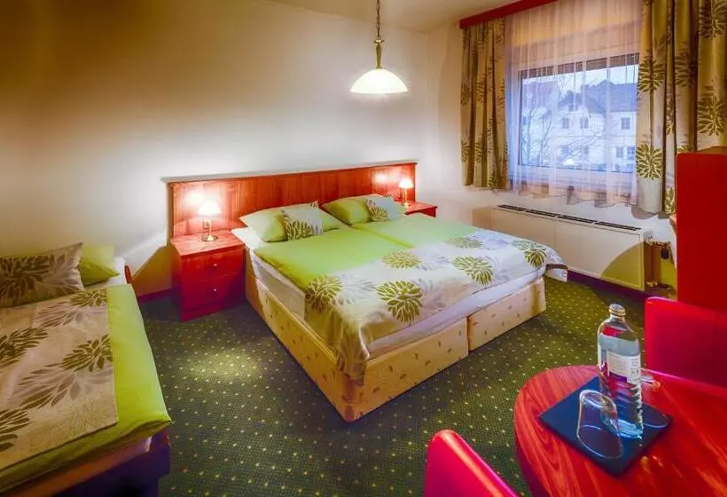 ホテル Turmhof Breitenbrunn