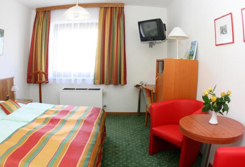 Отель Turmhof Breitenbrunn