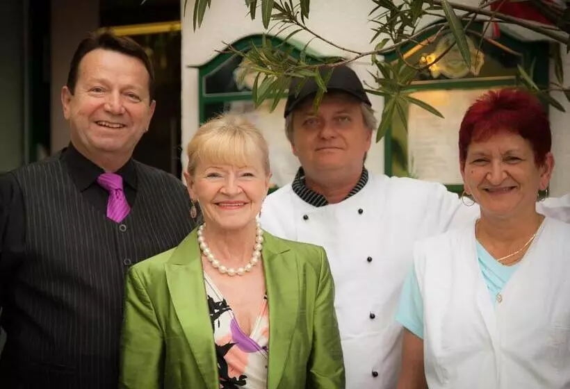 ホテル Turmhof Breitenbrunn