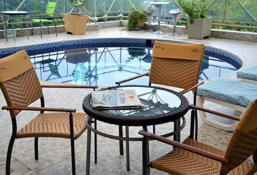 هتل Villavicencio Plaza