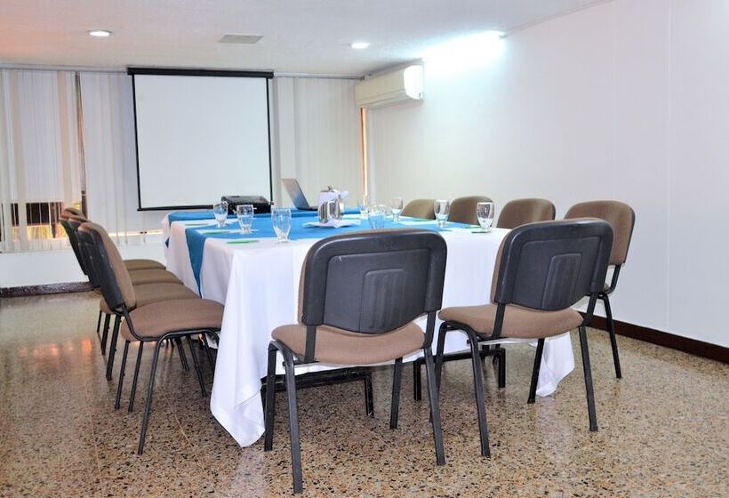 هتل Villavicencio Plaza