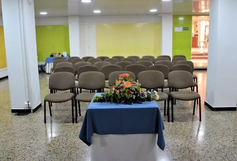 هتل Villavicencio Plaza