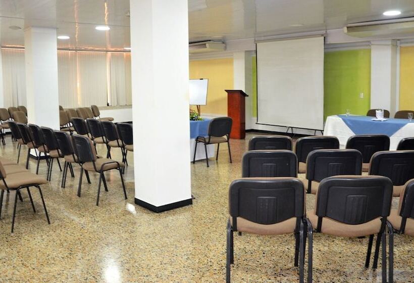 هتل Villavicencio Plaza