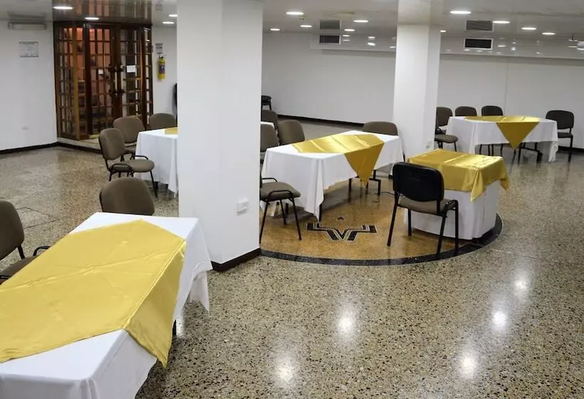 هتل Villavicencio Plaza