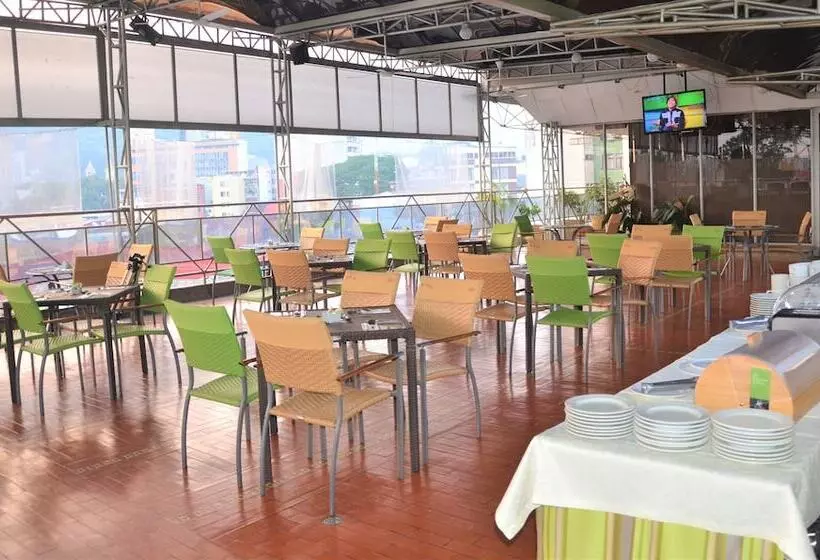 هتل Villavicencio Plaza