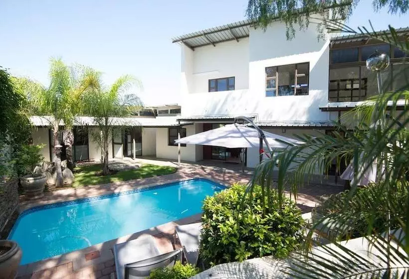 پانسیون Montebello Guesthouse