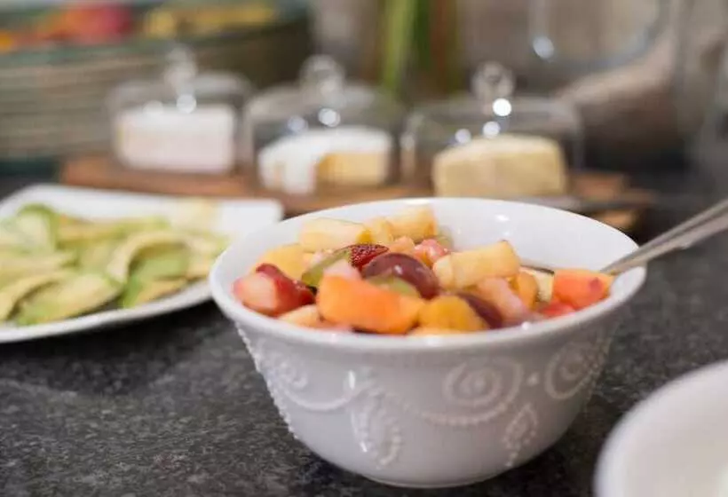 پانسیون Montebello Guesthouse