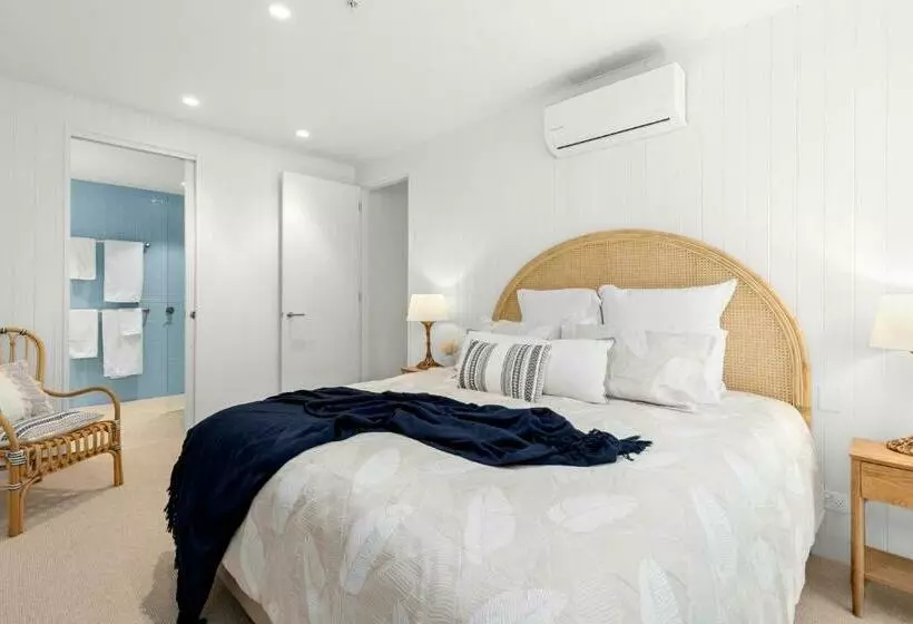 Luxe @ The Terrace  Brand New, 250m  Beach + Town!