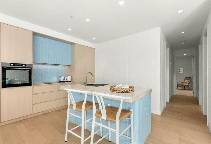 Luxe @ The Terrace  Brand New, 250m  Beach + Town!