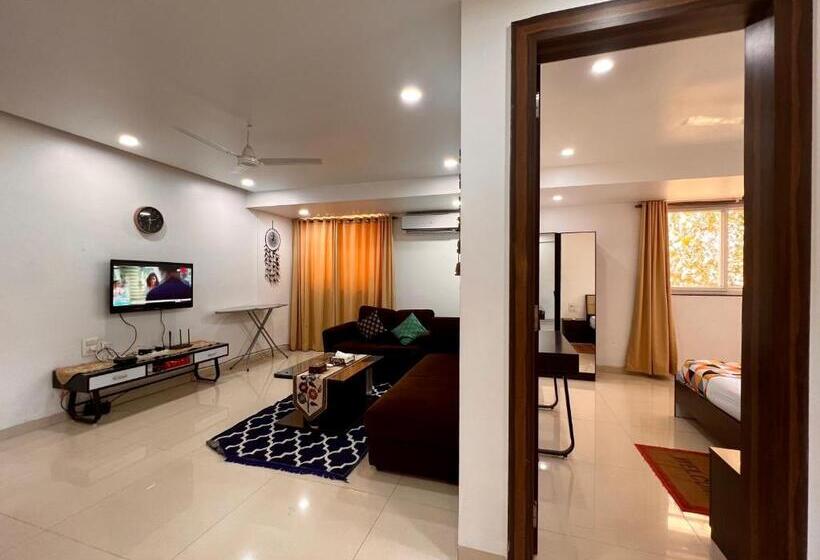 Luxurious Nirvana Apartments