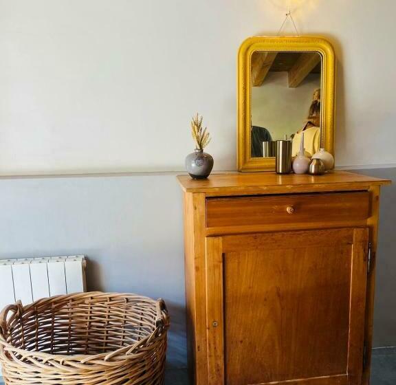 Collias, Jolie Maison De Village Typique + Parking