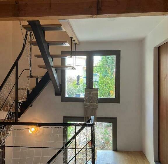 Collias, Jolie Maison De Village Typique + Parking