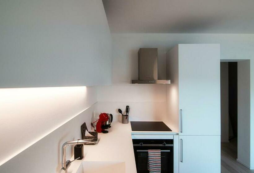 La Palma 1 By Quokka 360 Modern Panoramic Lake View Flat