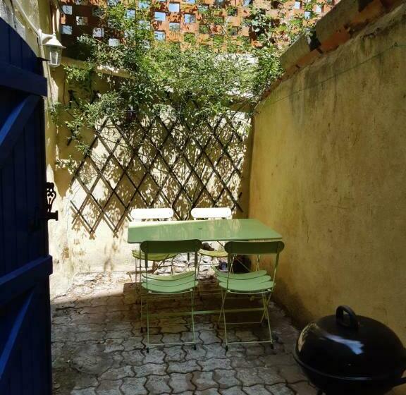 Maison De Village Avec Extérieur