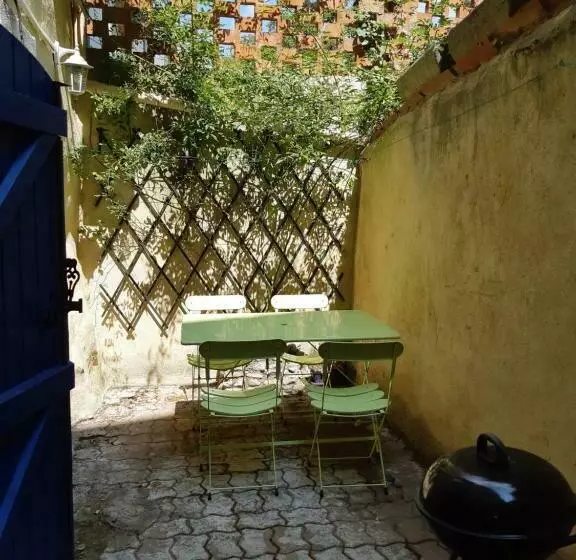 Maison De Village Avec Extérieur