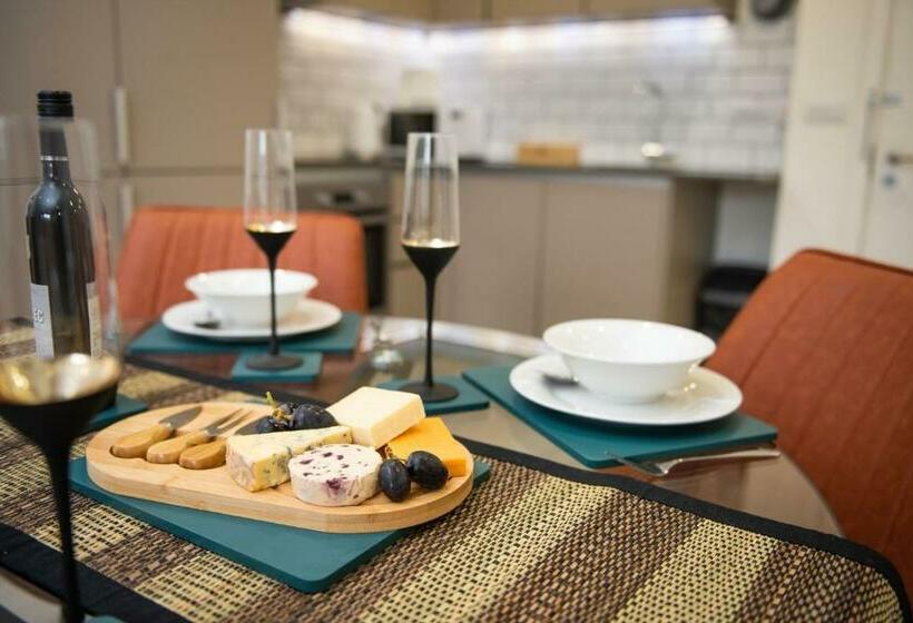 Chi Amore 1 Bed Apartment Bedford Town