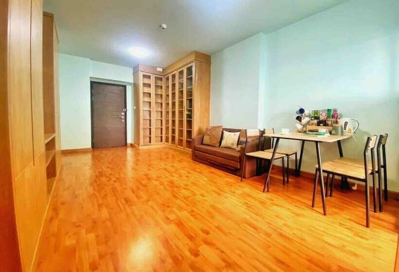 Cozy Apartment 70m² With Huge Balcony, Center Bkk