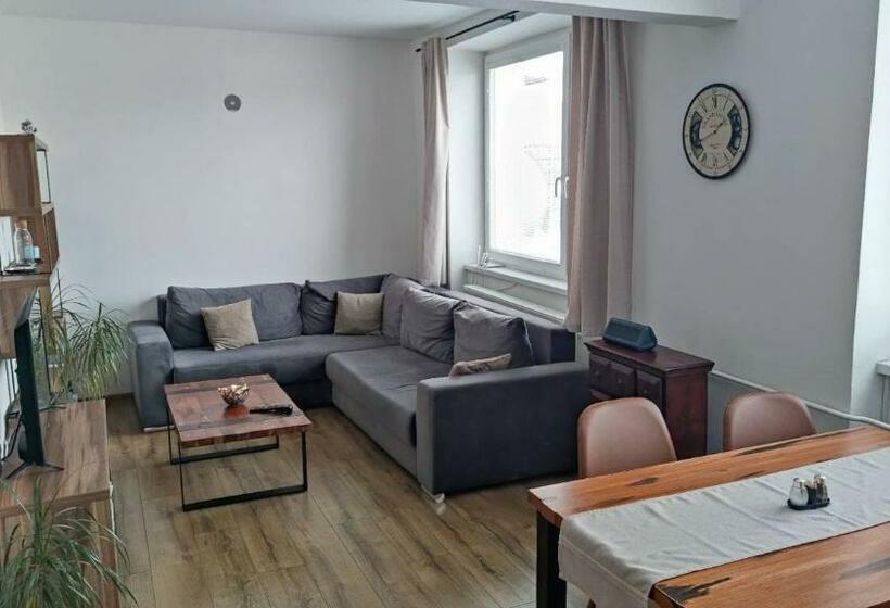 Moderný Apartmán S Krbom A Klimatizáciou