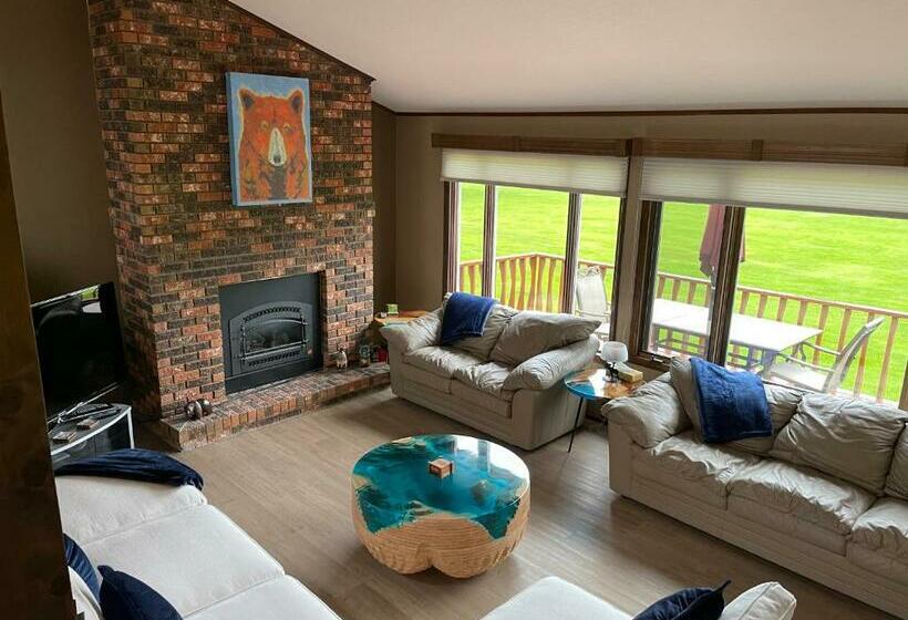 Newly Renovated @ Glacier Park Entrance, 4 E Bikes, Ping Pong, On Golf Course