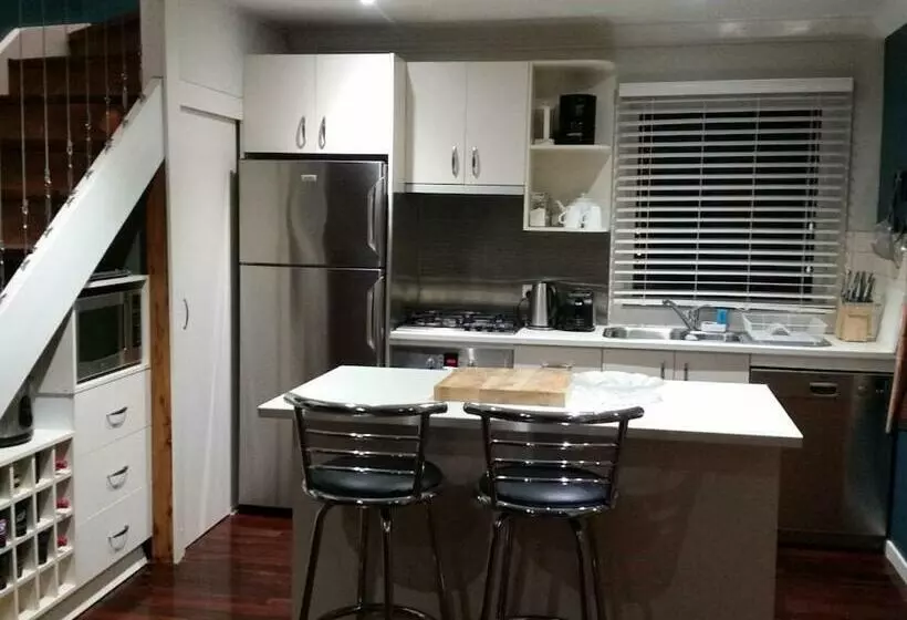 Beautiful Dutch Barn Style Country House In Merrijig